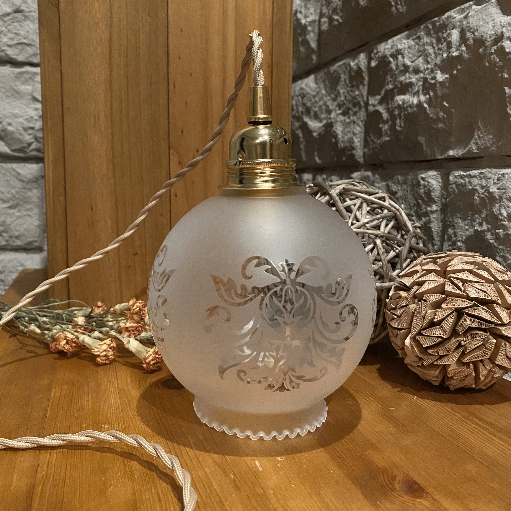 Adélinette - Globe en verre pour lampe vintage personnalisée sur mesure - lesmimieres
