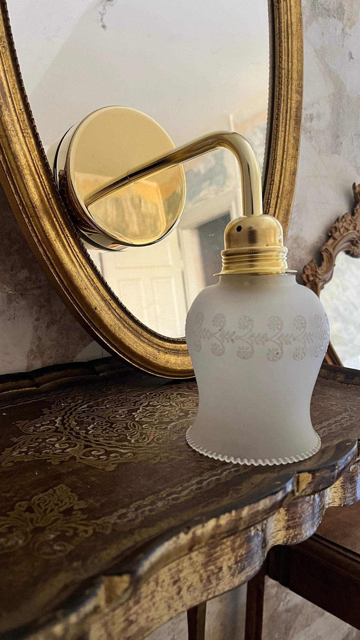 Lampe Baladeuse en verre vintage tulipe en verre monique les mimieres