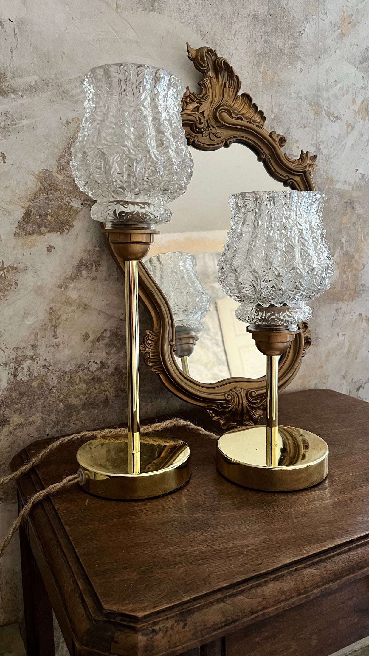 Lampe sur pied vintage en verre cisele les mimieres