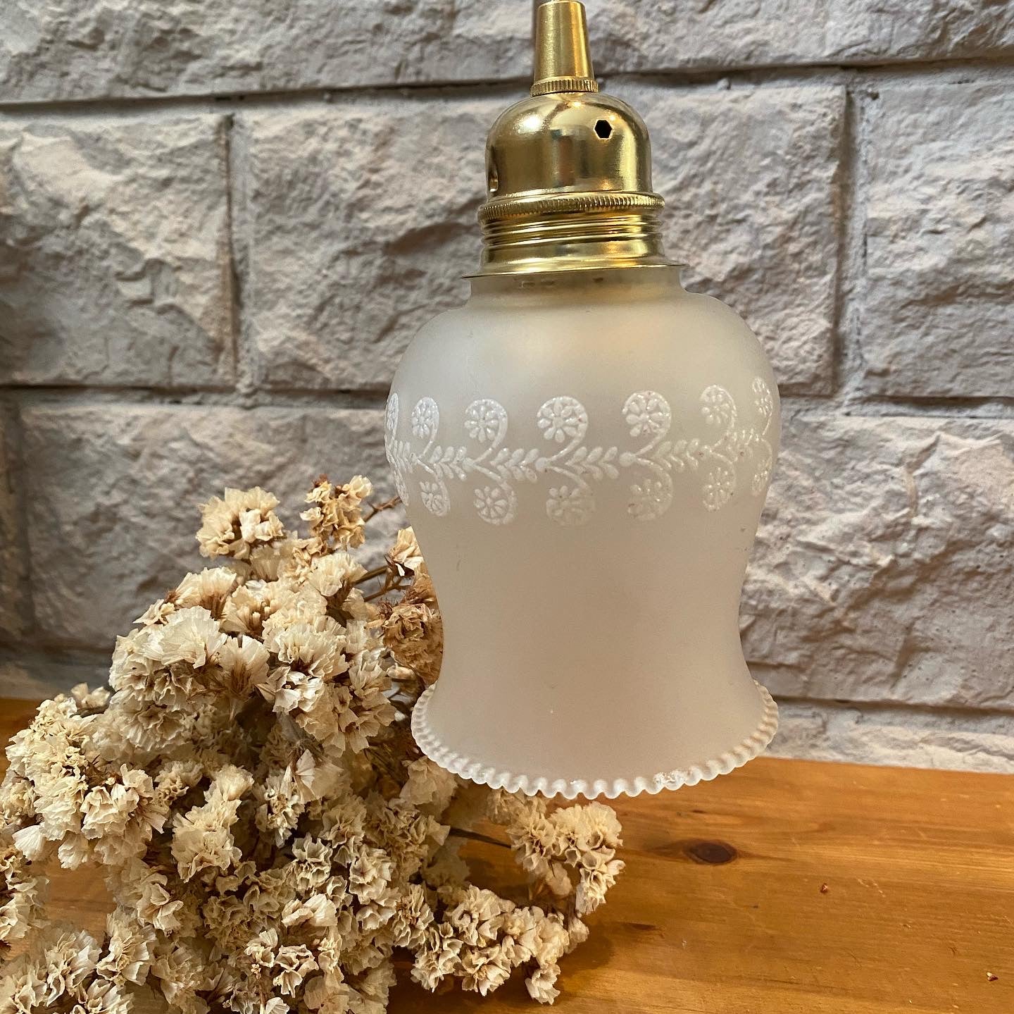 Lampe suspension en verre vintage tulipe en verre monique les mimieres