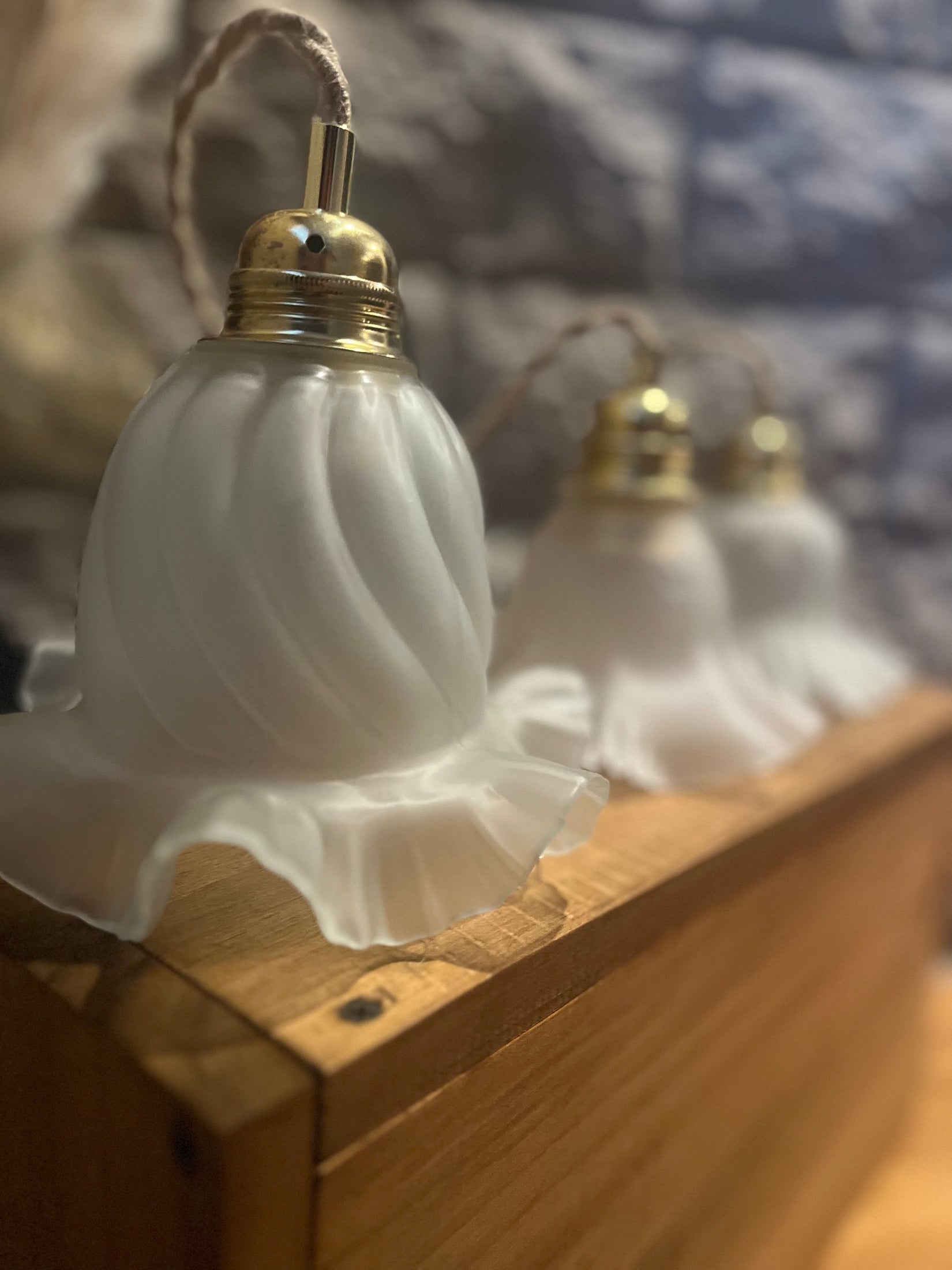 Luminaire baladeuse vintage pate de verre rosiane